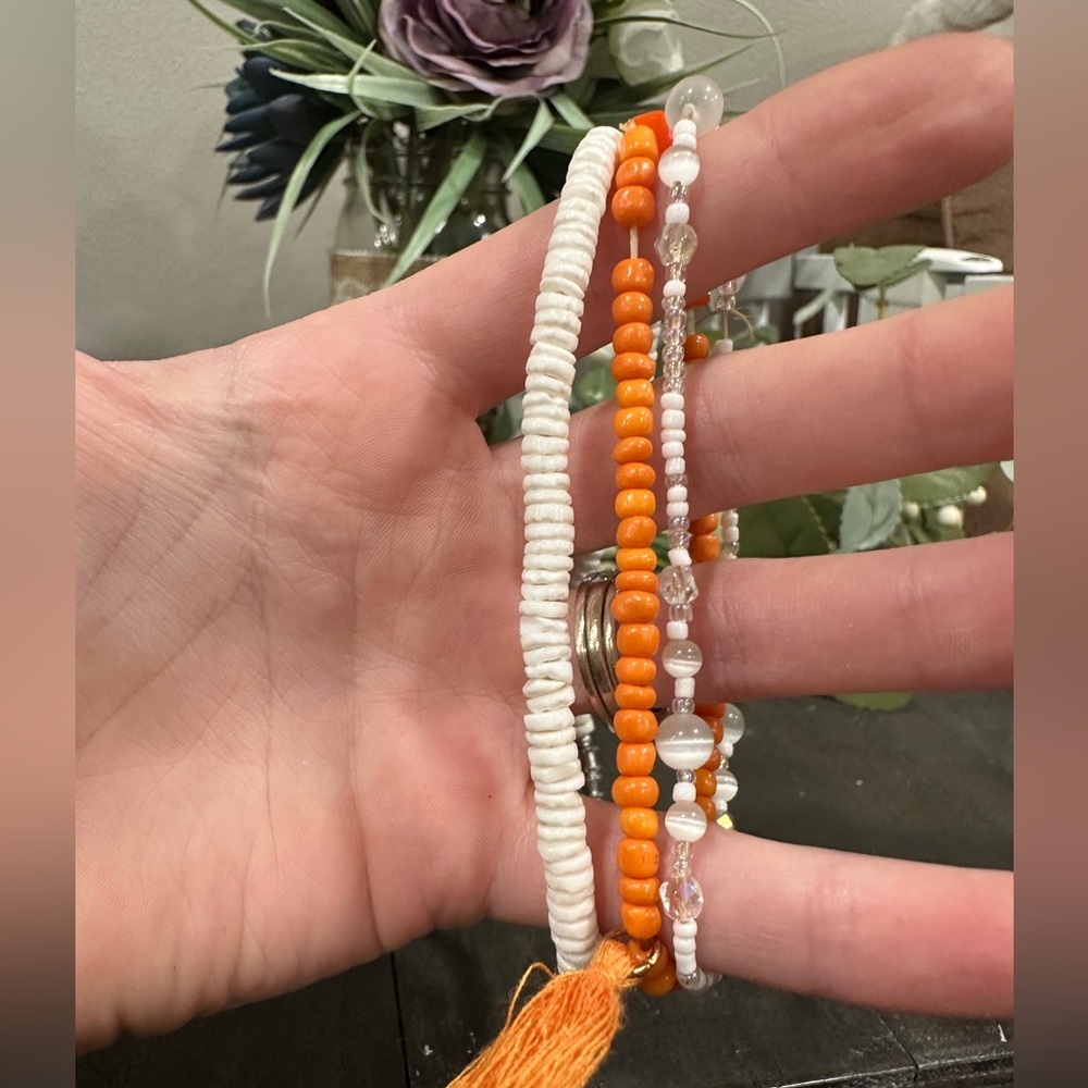 🔥Vibrant Orange and White Beaded Bracelet Set - Picture 3 of 4